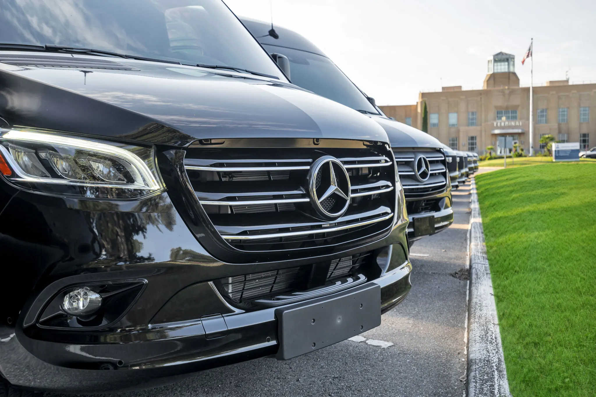 Executive Mercedes Sprinter van service in New Orleans, seating up to 14 passengers