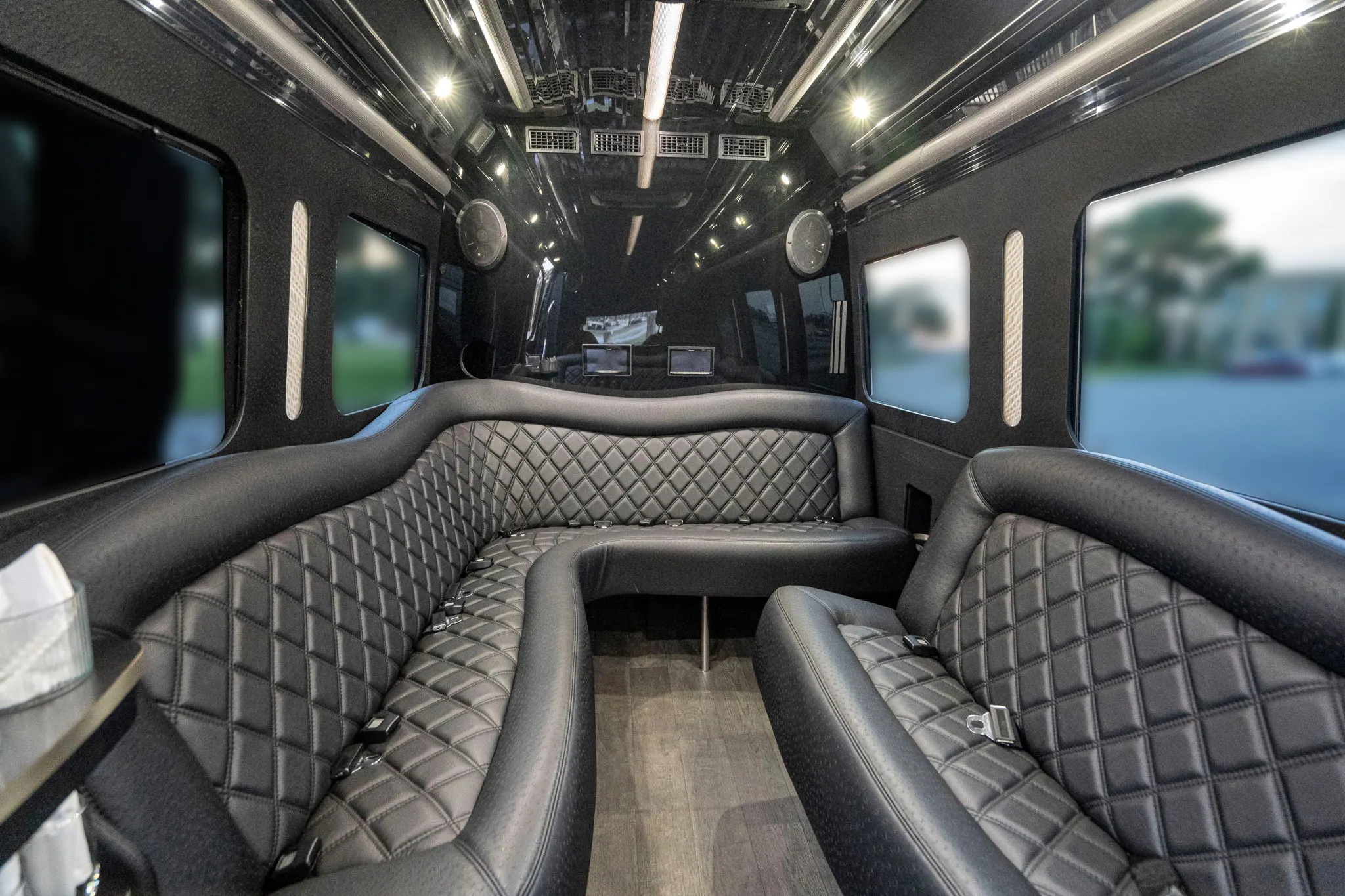Stretch Limo Service, Jazzy Limousine & Shuttle New Orleans